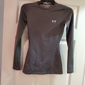 Under Armour layering fitted cold gear crew neck
